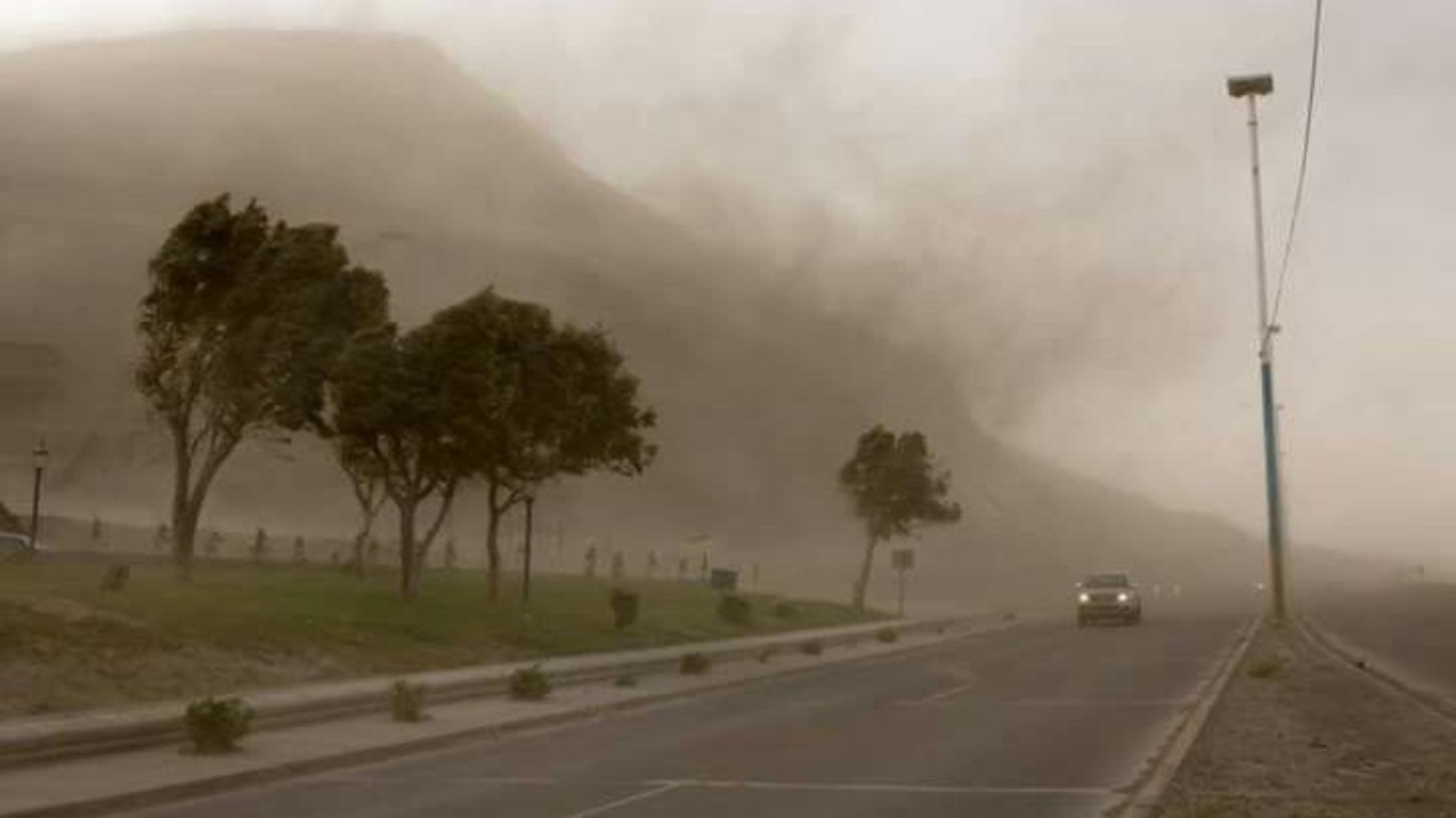 Alerta naranja por fuertes vientos en Comodoro: ráfagas podrían superar los 120 km/h