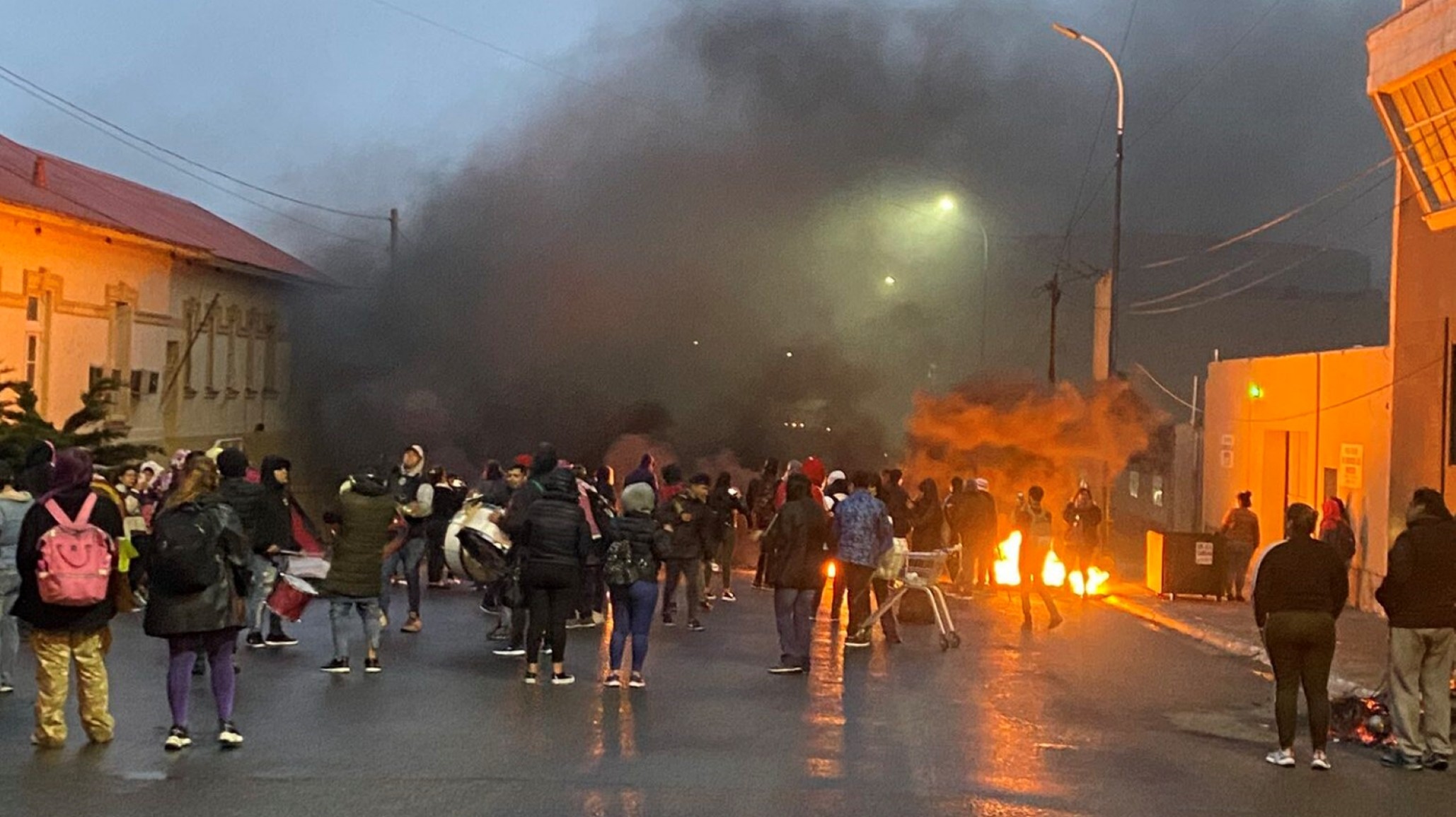 Madres y padres de alumnos del Jardín 406 levantaron el corte en la Ruta 3