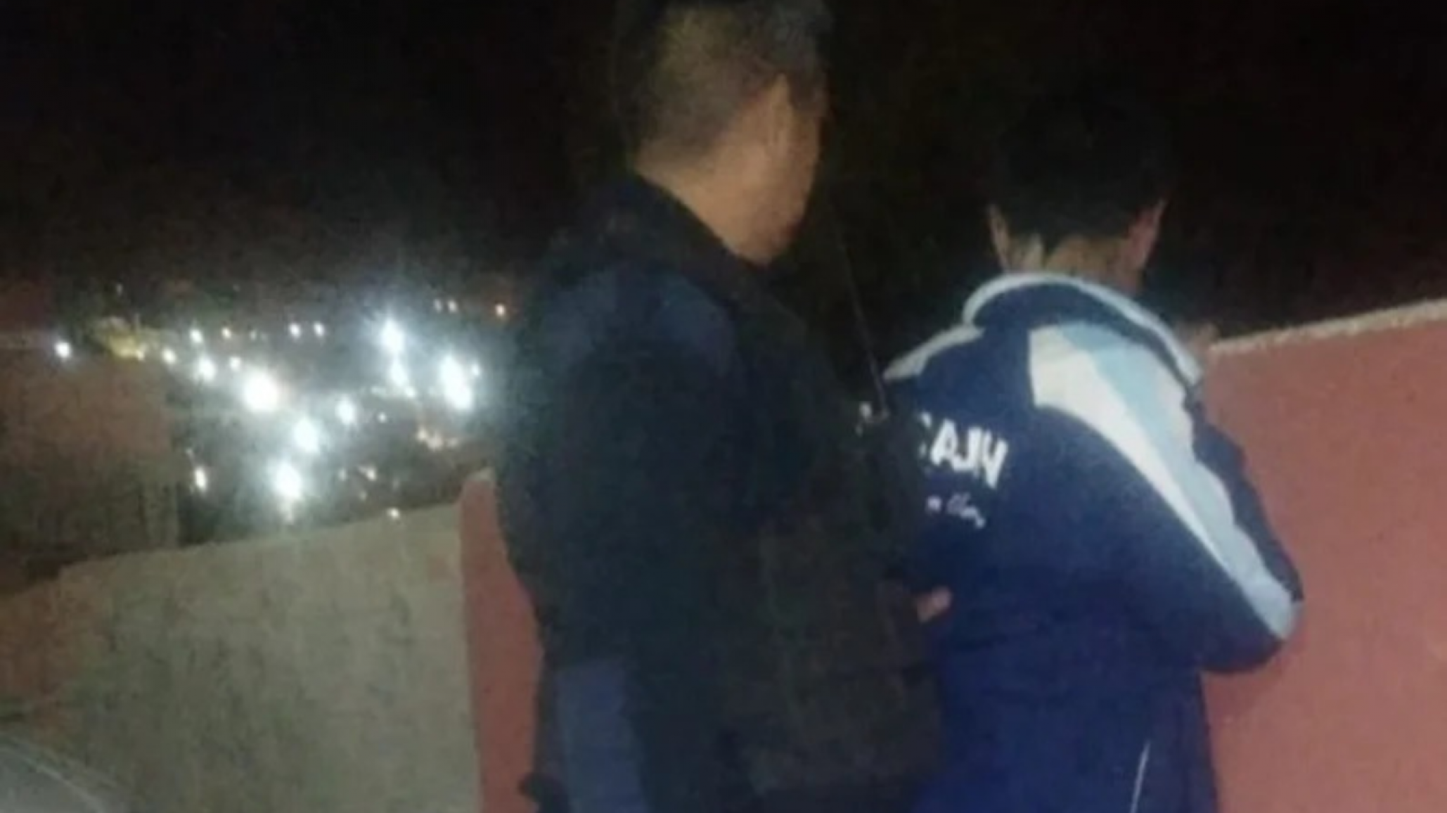 “El pollito” robó y amenazó con un cuchillo a una mujer que caminaba en plena Avenida