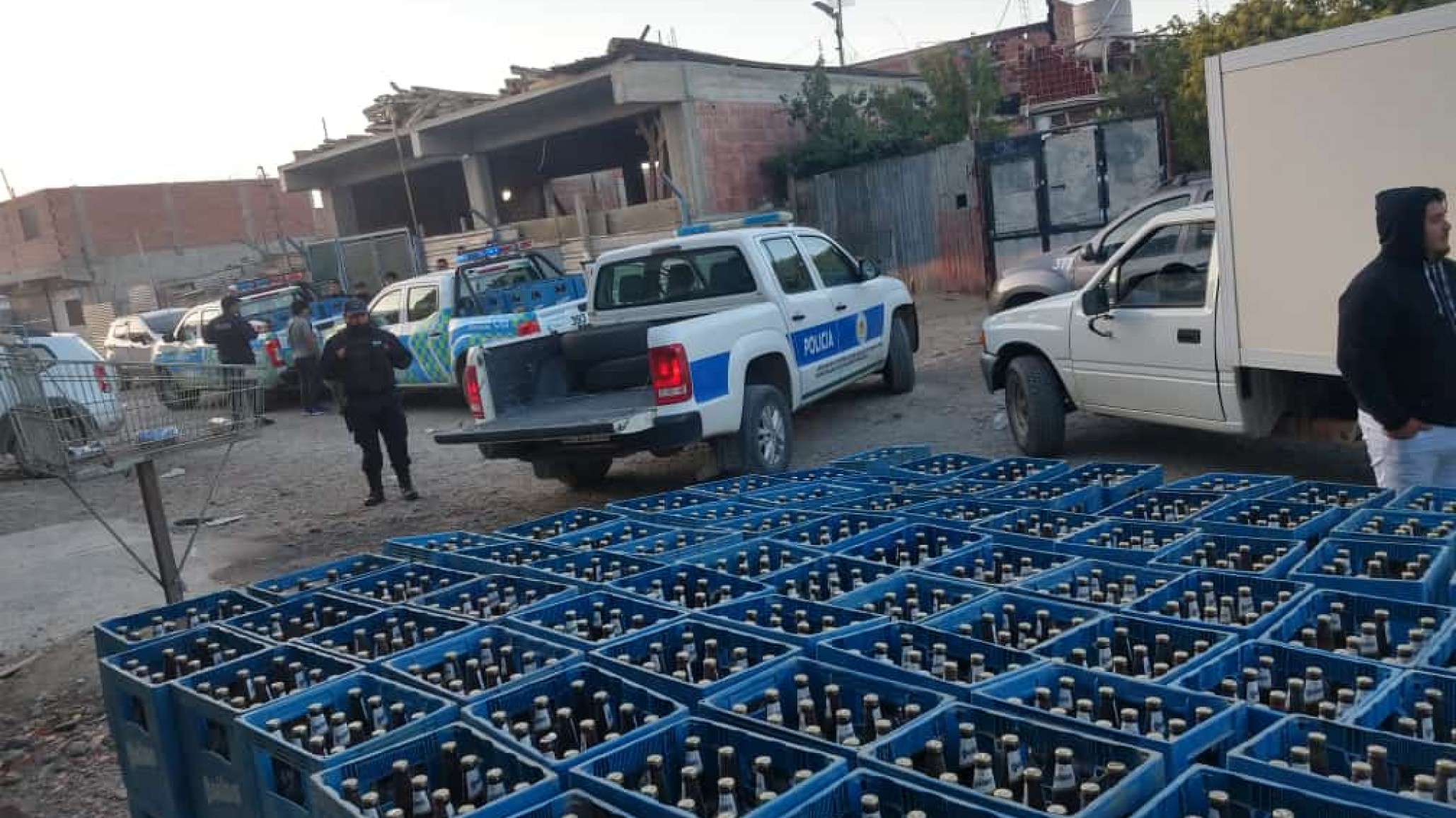 Fiesta clandestina: secuestraron más de 3000 litros de bebidas