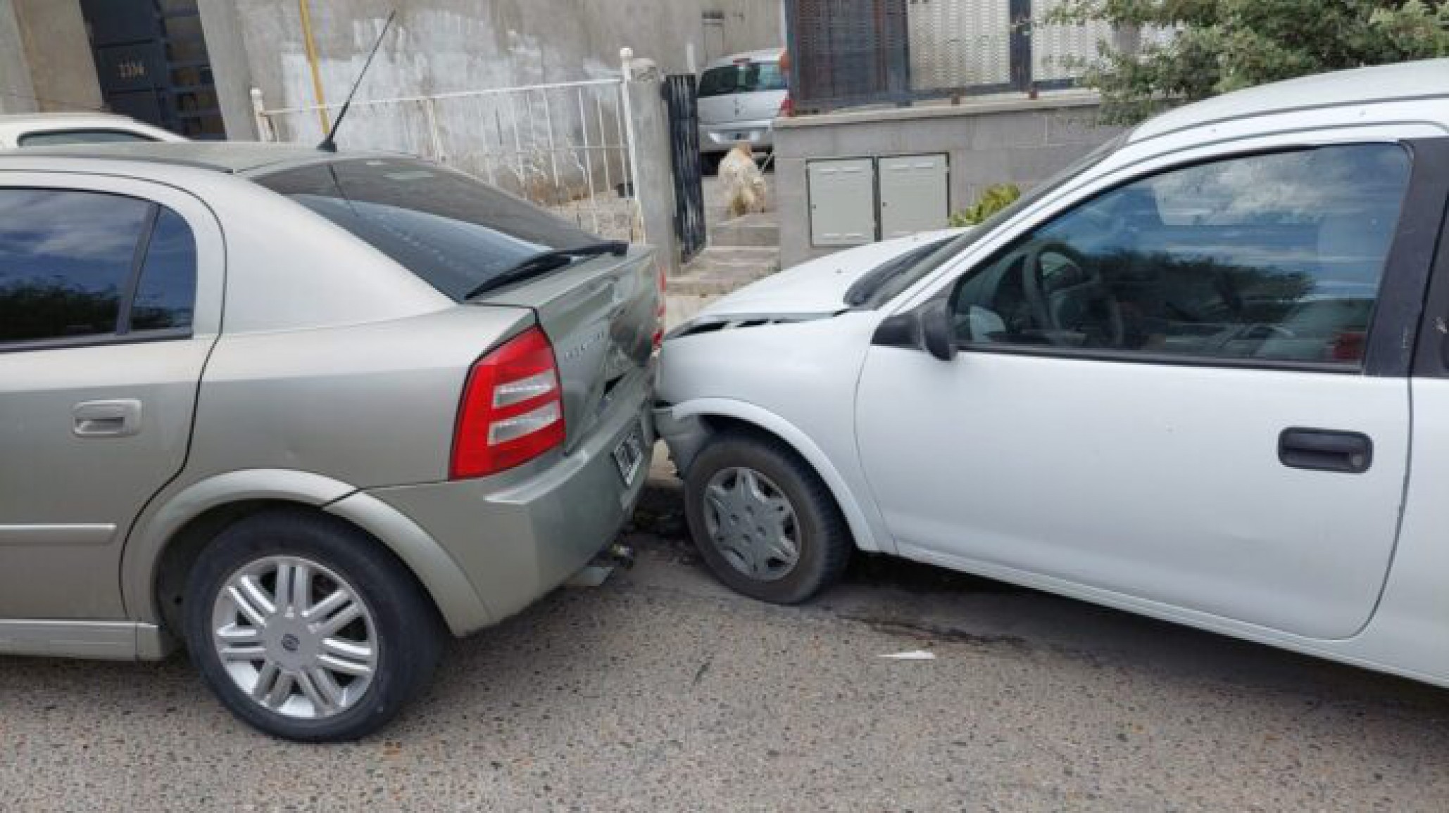 Manejaba con 1,83 g/L de alcohol y chocó contra un vehículo estacionado