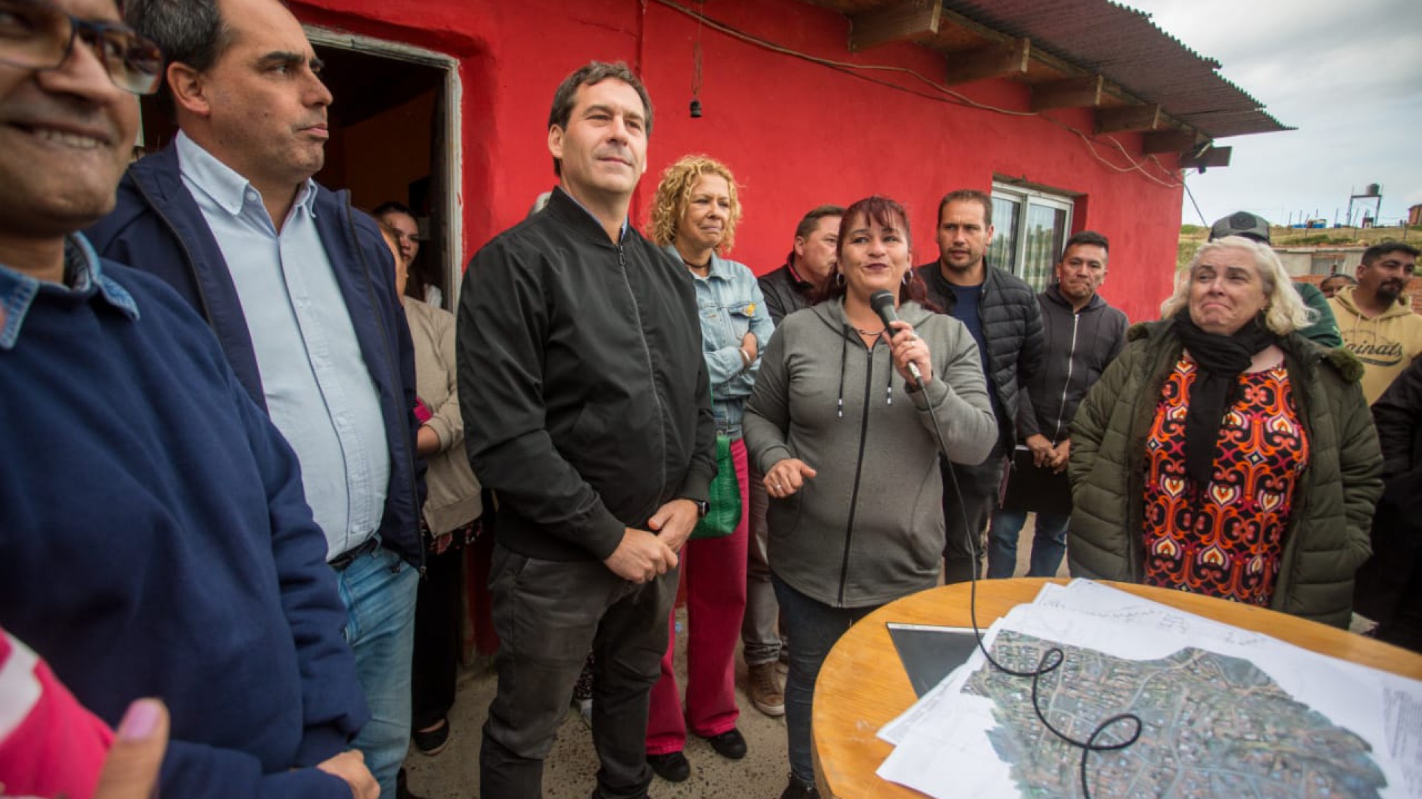 Luque junto a vecinos de la zona norte comprometió el avance de servicios
