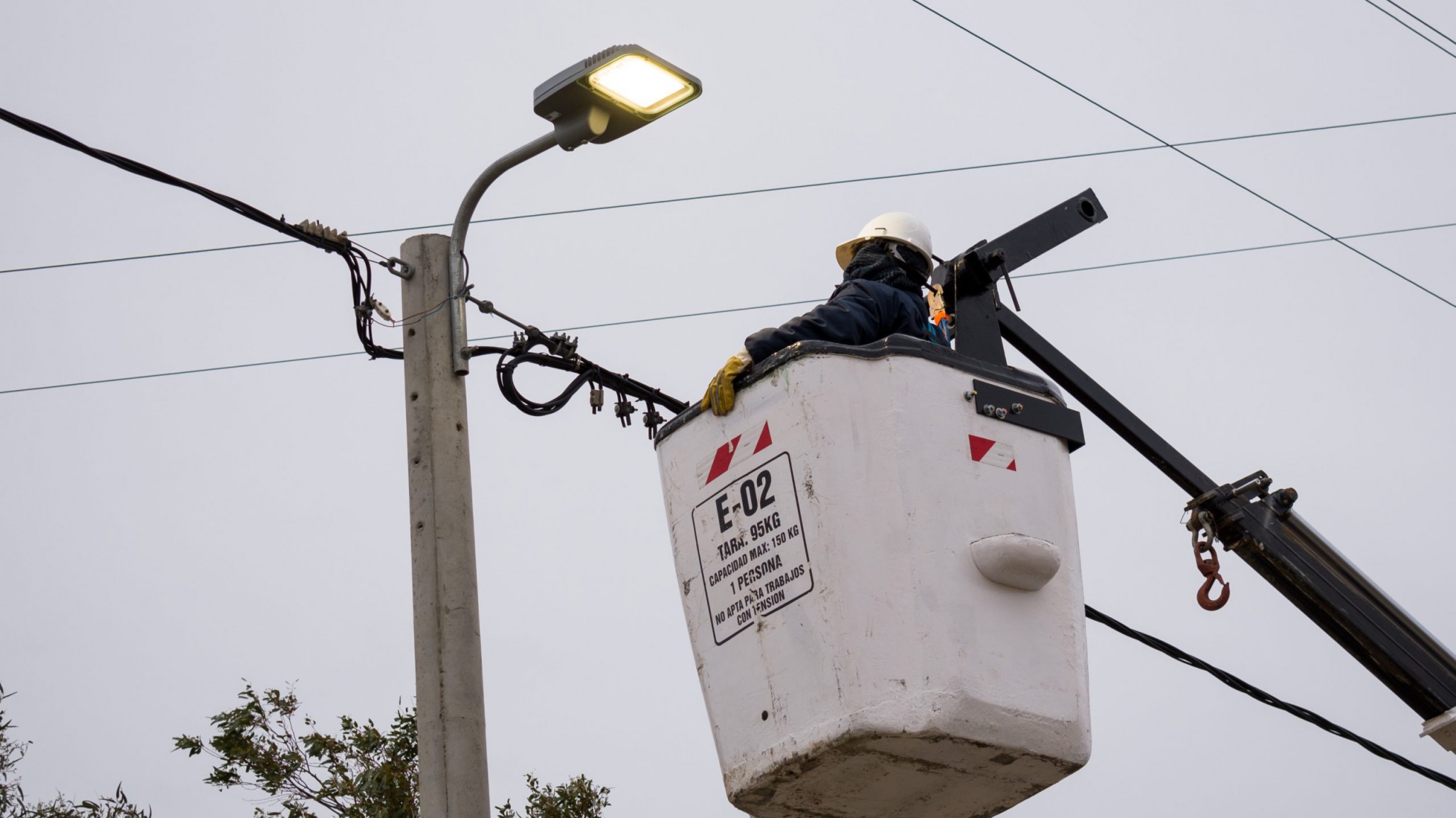 Este viernes y sábado habrá reducción de calzada por tareas de alumbrado en la calle Sarmiento