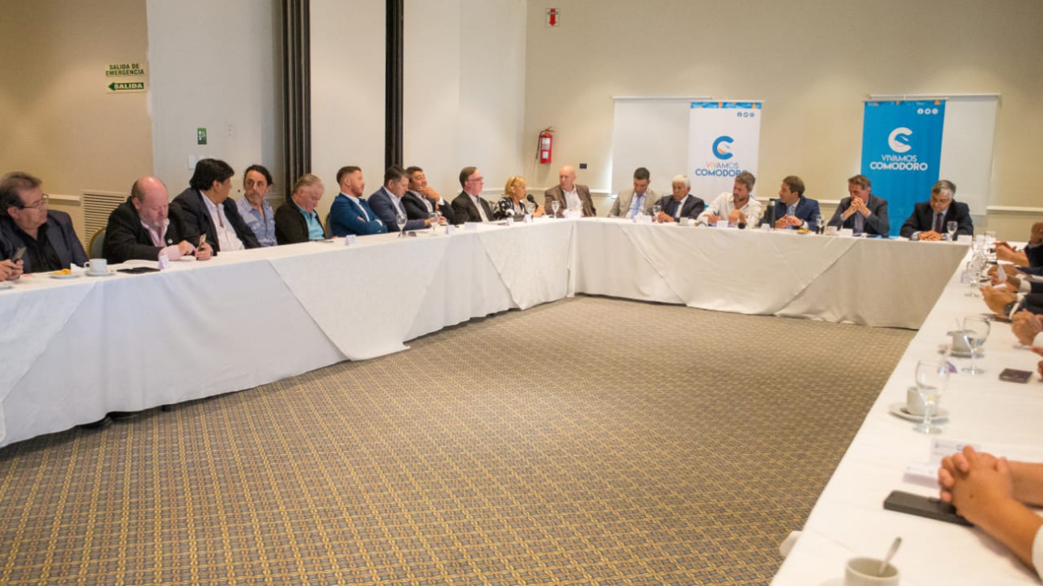 Luque en Comodoro recibió a más de 20 intendentes y jefes comunales de todo Chubut