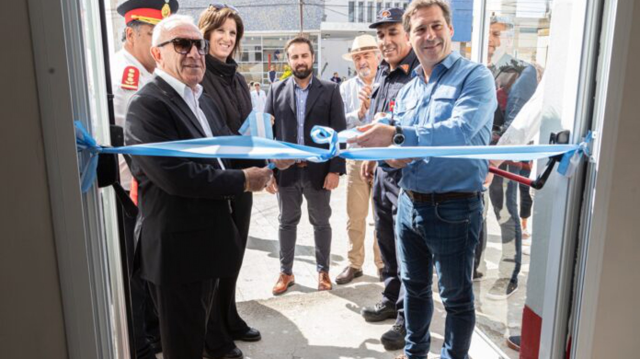 Luque inauguró el reacondicionamiento del cuartel de Bomberos de Km. 3