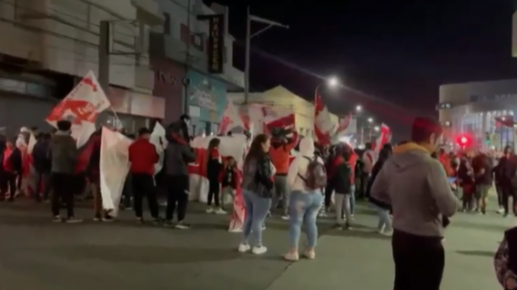 Hinchas de River salieron a festejar y se concentraron en calle San Martín