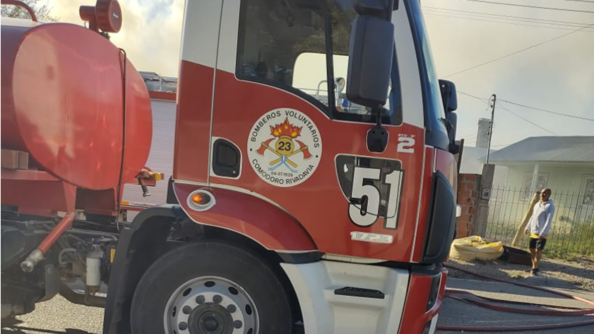 Incendio: explotó un caloventor y quedó en llamas una casa