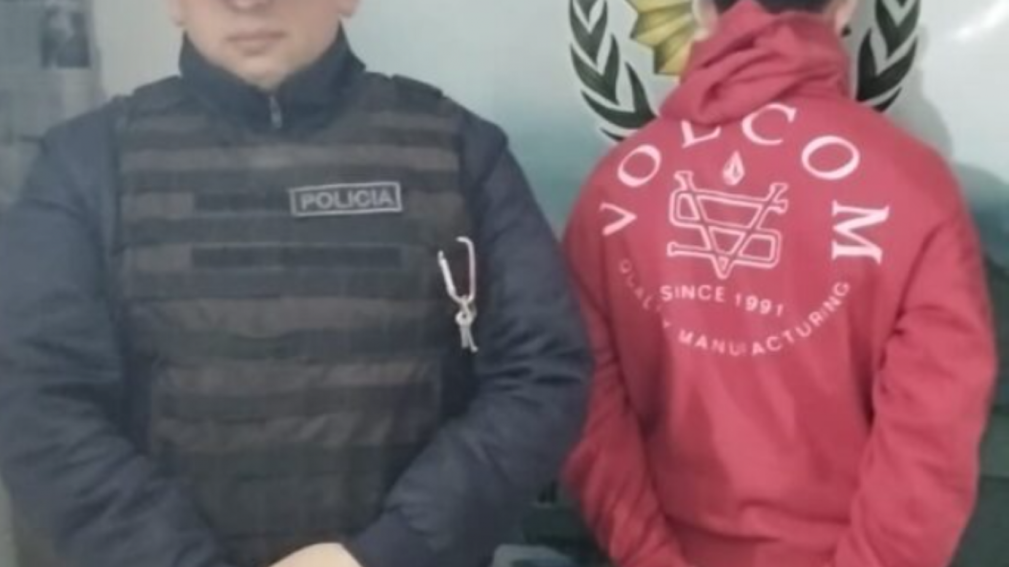 Robó celular a una menor en parada de colectivos y fue atrapado por dos vecinos