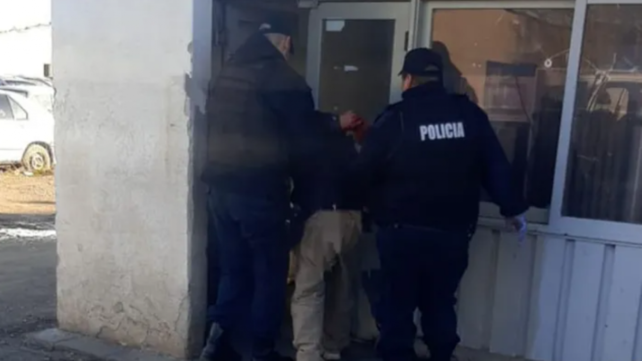 Un hombre fue detenido por ingresar a una casa y amenazar a dos mujeres