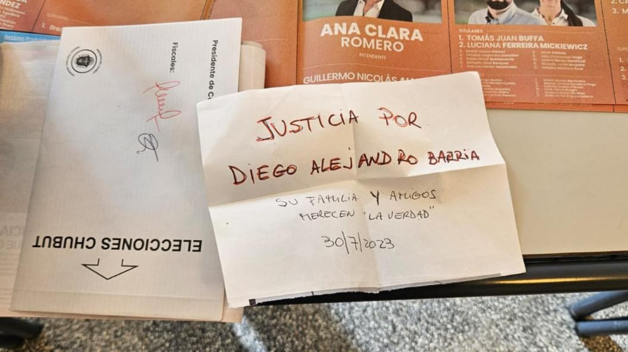 Familiares de Diego Barria pidieron justicia y dejaron boletas en cuarto oscuro