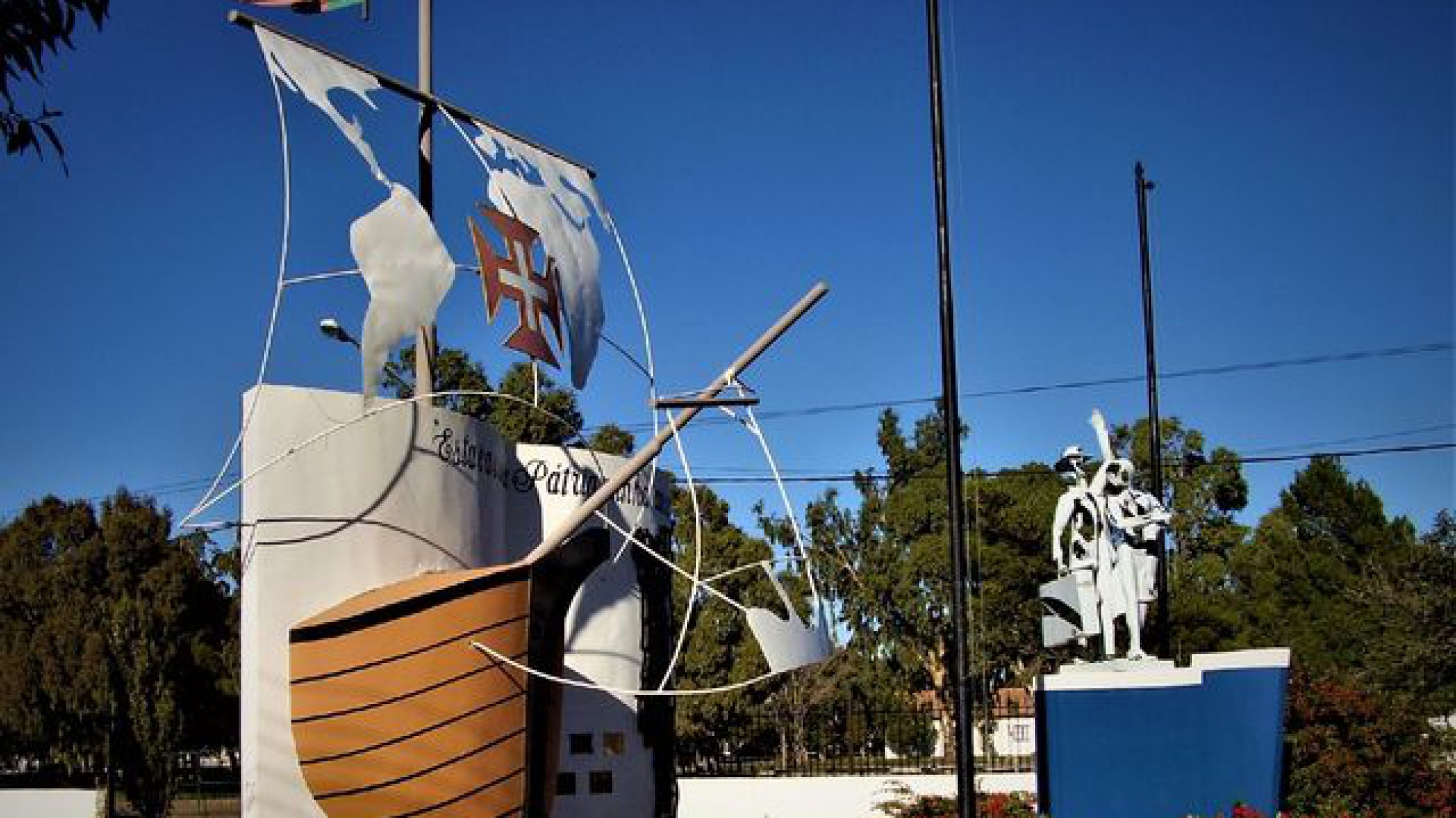 La Asociación Portuguesa cumple 100 años y el municipio va a restaurar el monumento vandalizado