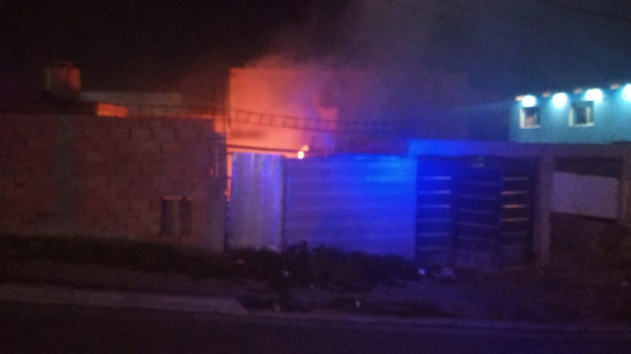 Una casa del barrio Ceferino quedó consumida por las llamas