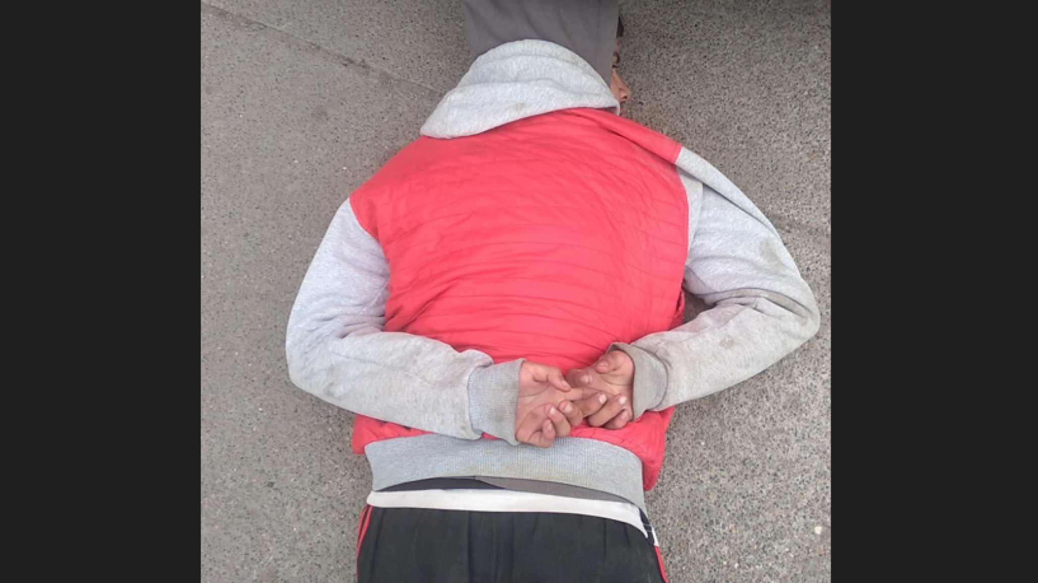 Trelew: comodorense y un menor de edad robaron celular y amenazaron al dueño con un cuchillo