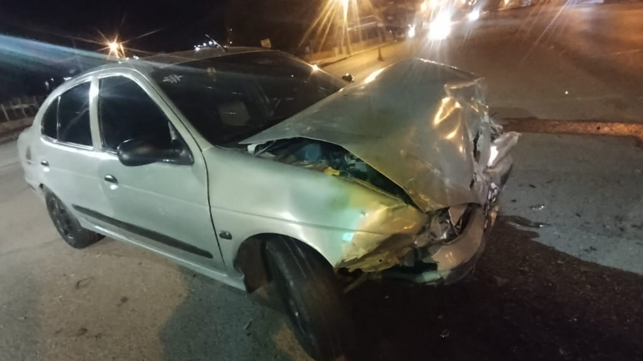 Chocaron dos conductores borrachos y uno terminó herido