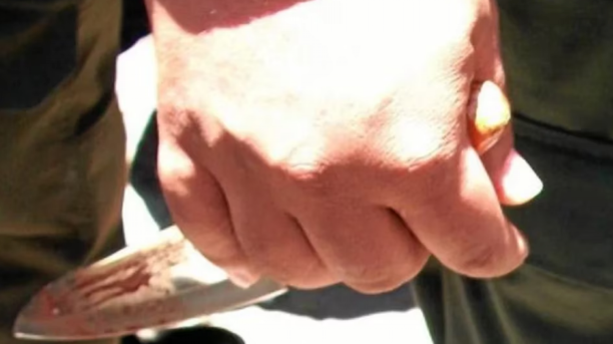 Llegó al hospital con el pulmón perforado y dijo que su hermano “lo apuñaló”