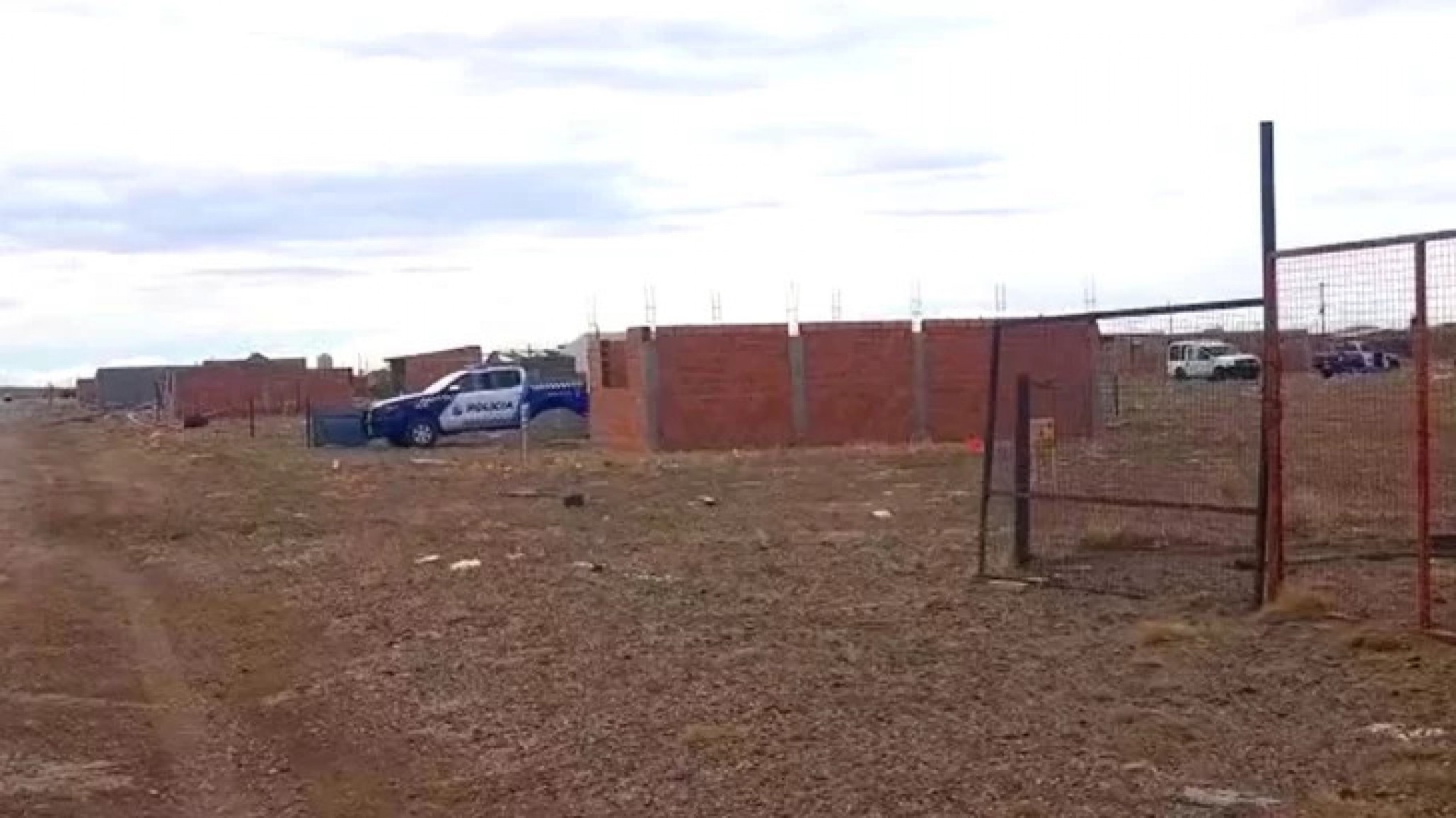 Santa Cruz: Brutal femicidio, hallan el cuerpo de una mujer sin un brazo