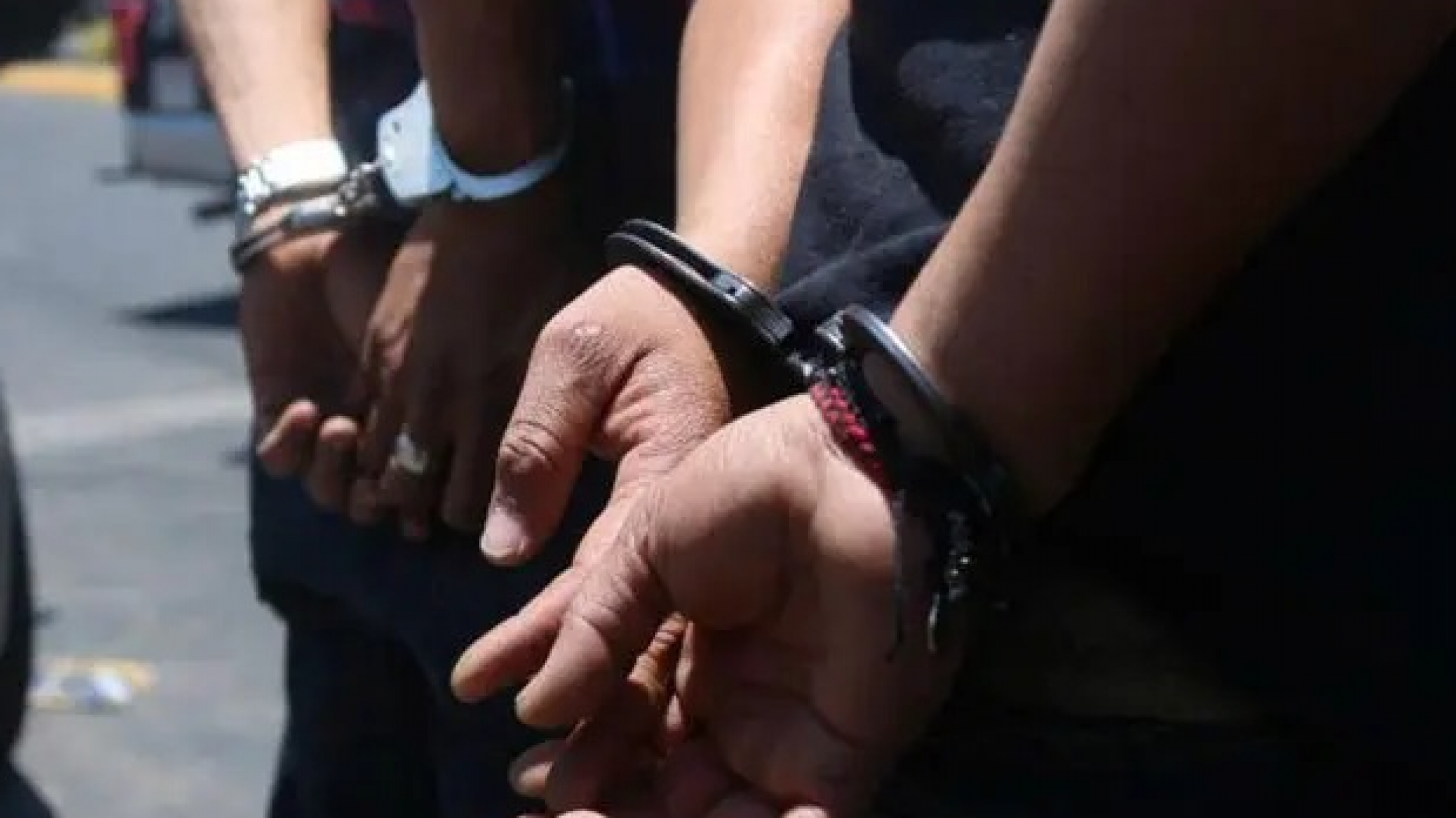 Dos jóvenes fueron atrapados en la vía pública con 2 armas tumberas