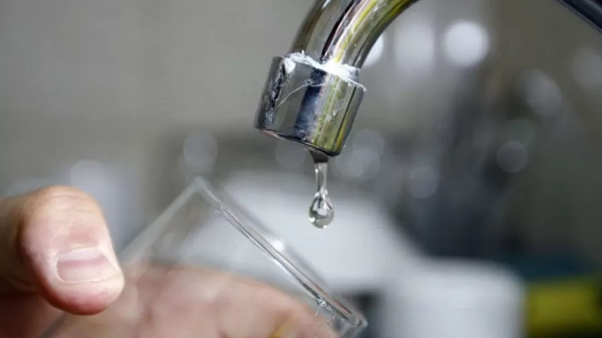 Extienden cortes de agua en Comodoro por mantenimiento y recuperación de reservas