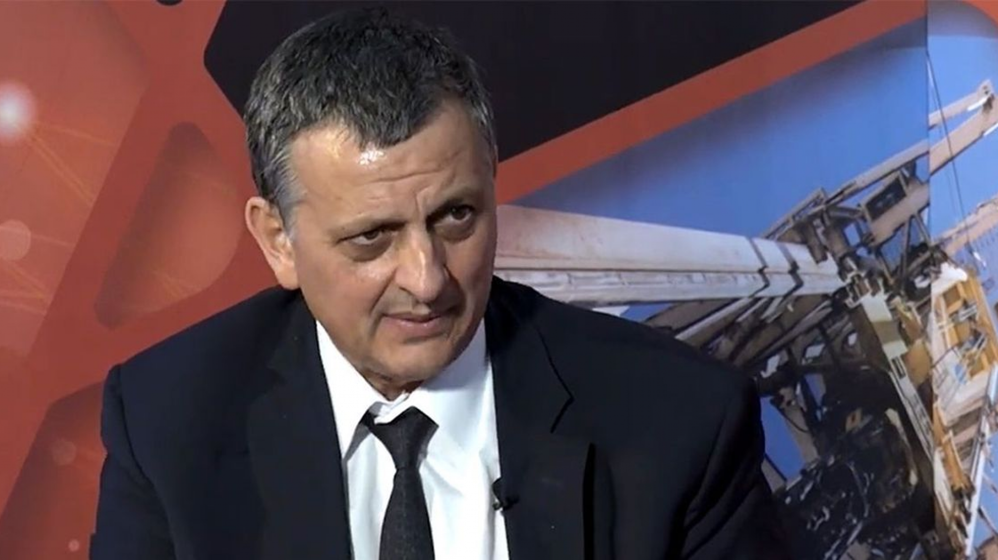 Milei designó a un hombre de Techint como presidente de YPF ¿Quién es?