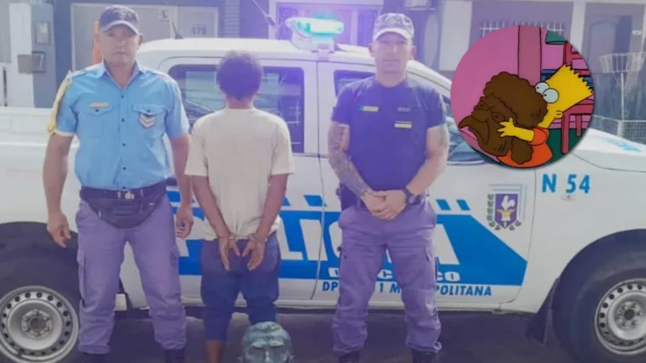 Insólito: A lo Bart Simpson robó un busto de bronce ¿Cómo lo descubrieron?