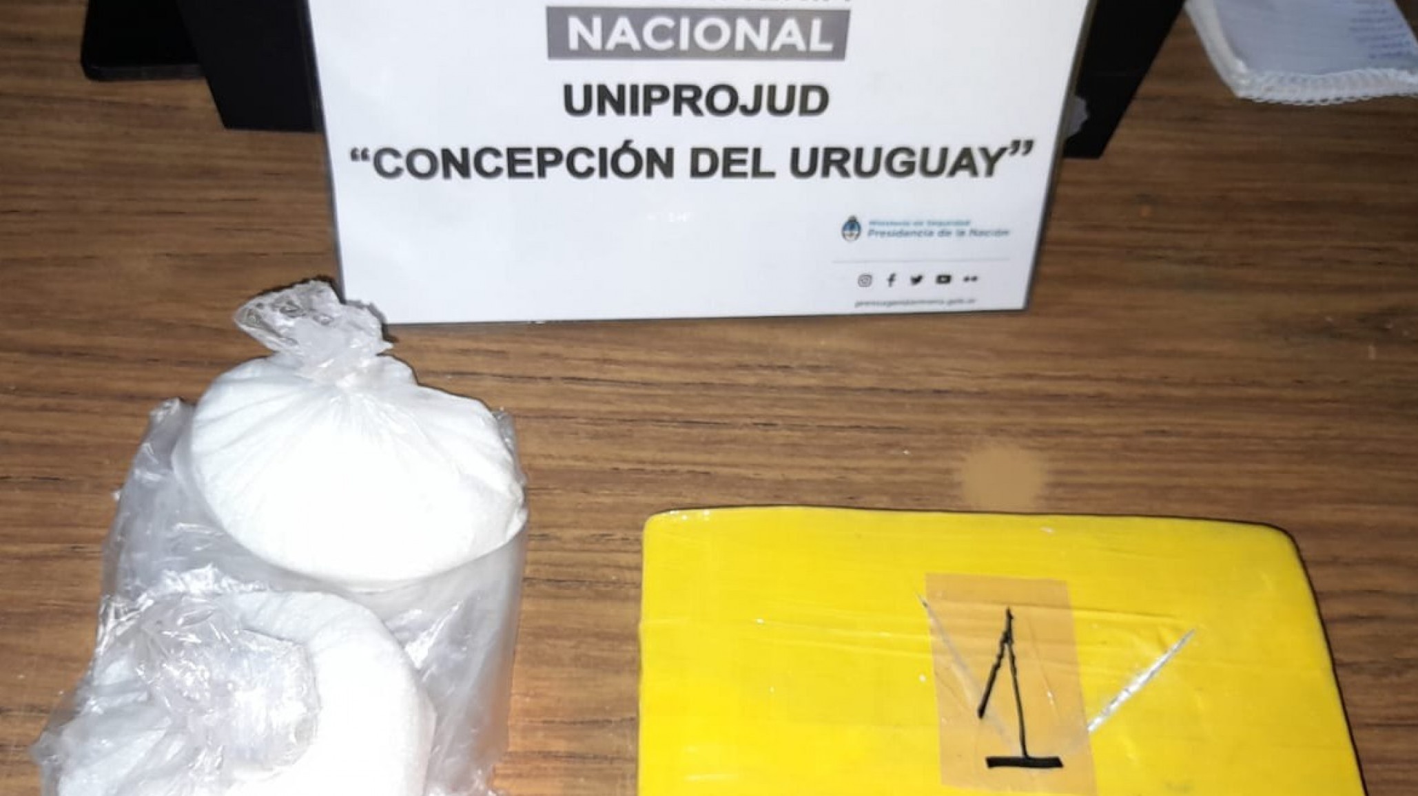 Desbaratan una banda criminal que ingresaba cocaína al país utilizando "mulas"