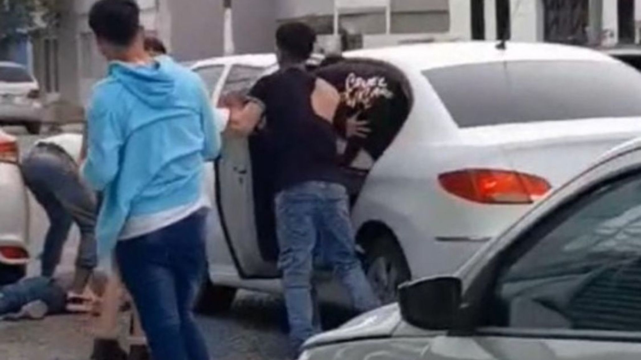 Golpiza brutal: están cerca de otro agresor y apareció un dato clave