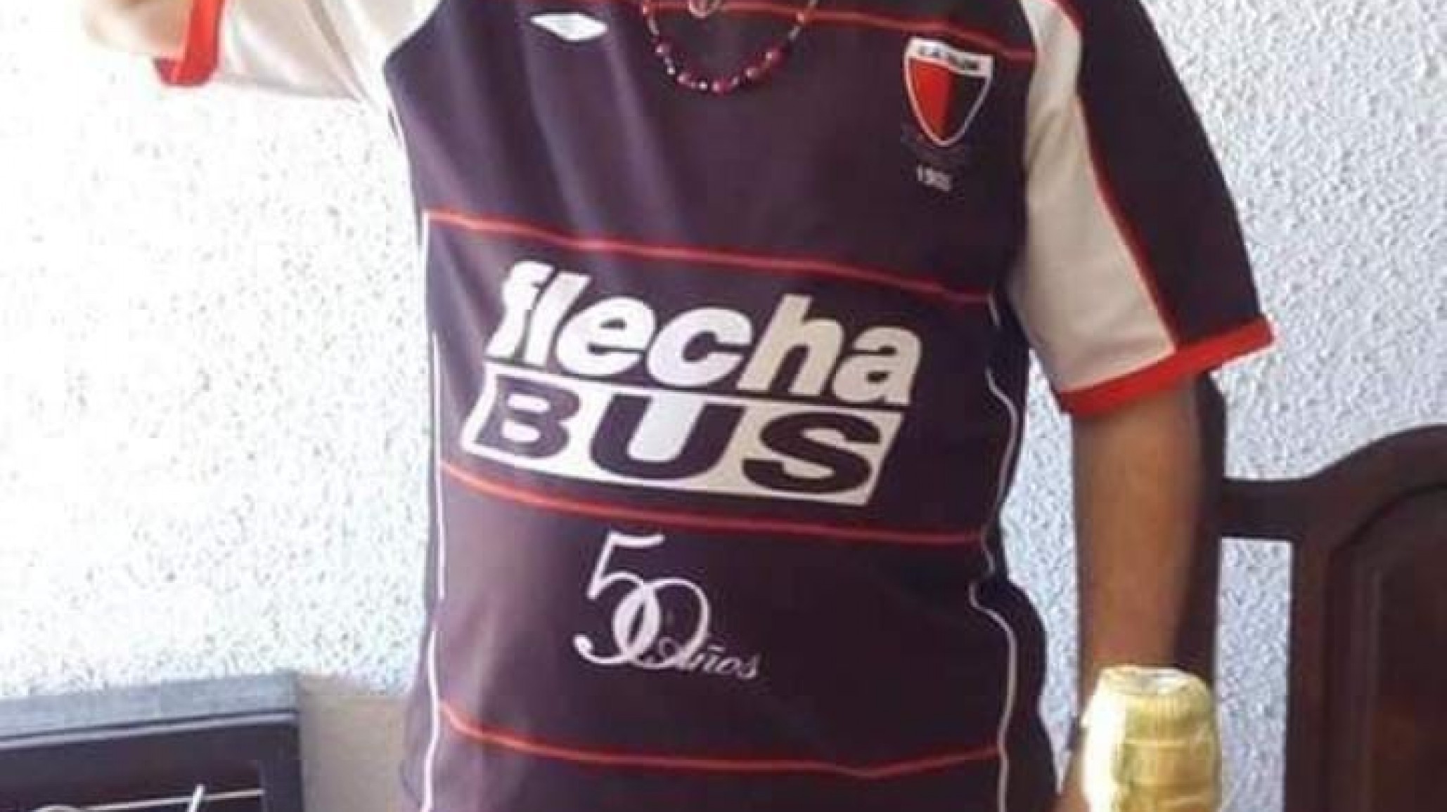 Tragedia: hincha de Colón se arrojó de un octavo piso