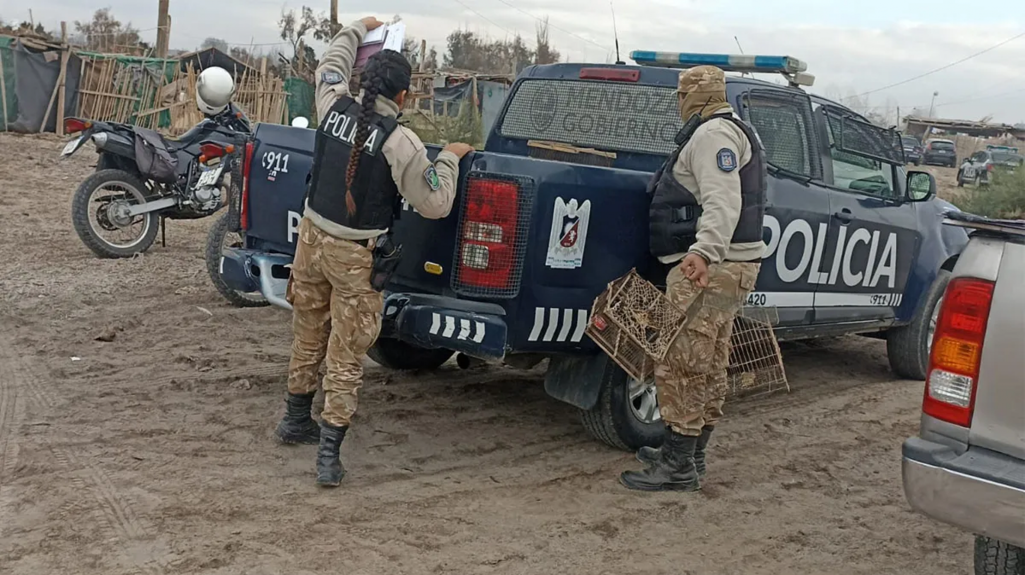 Rescataron a 25 personas que vivían "semiesclavizadas": las imágenes