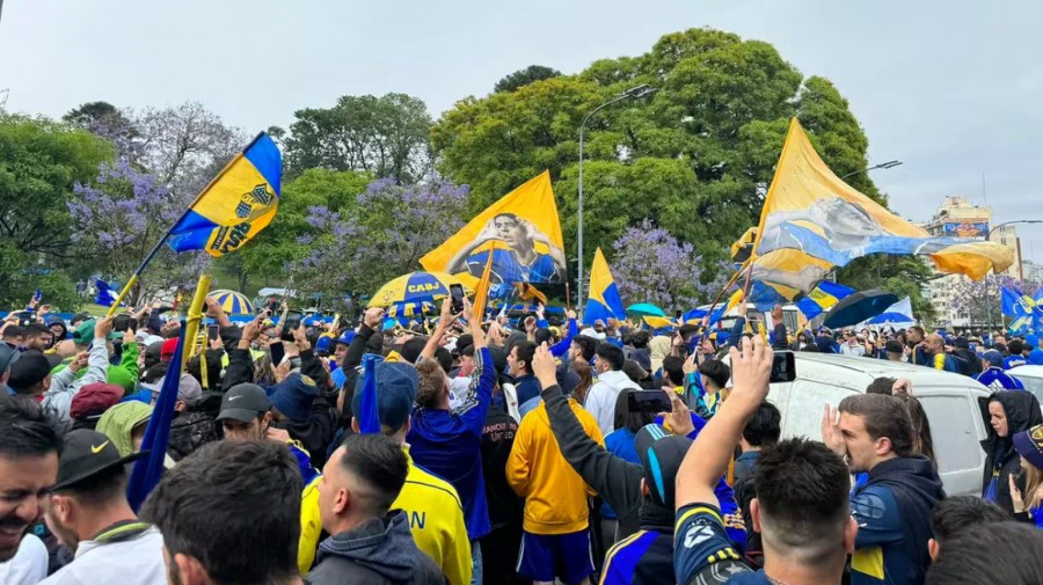 Boca Juniors: Hinchas marchan apoyando a Riquelme y en contra de la suspensión de las elecciones