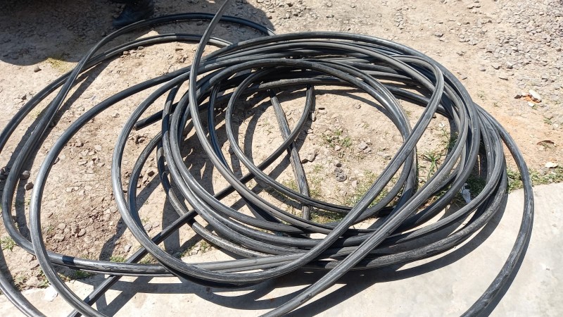 Detienen a dos sujetos por robo de cables