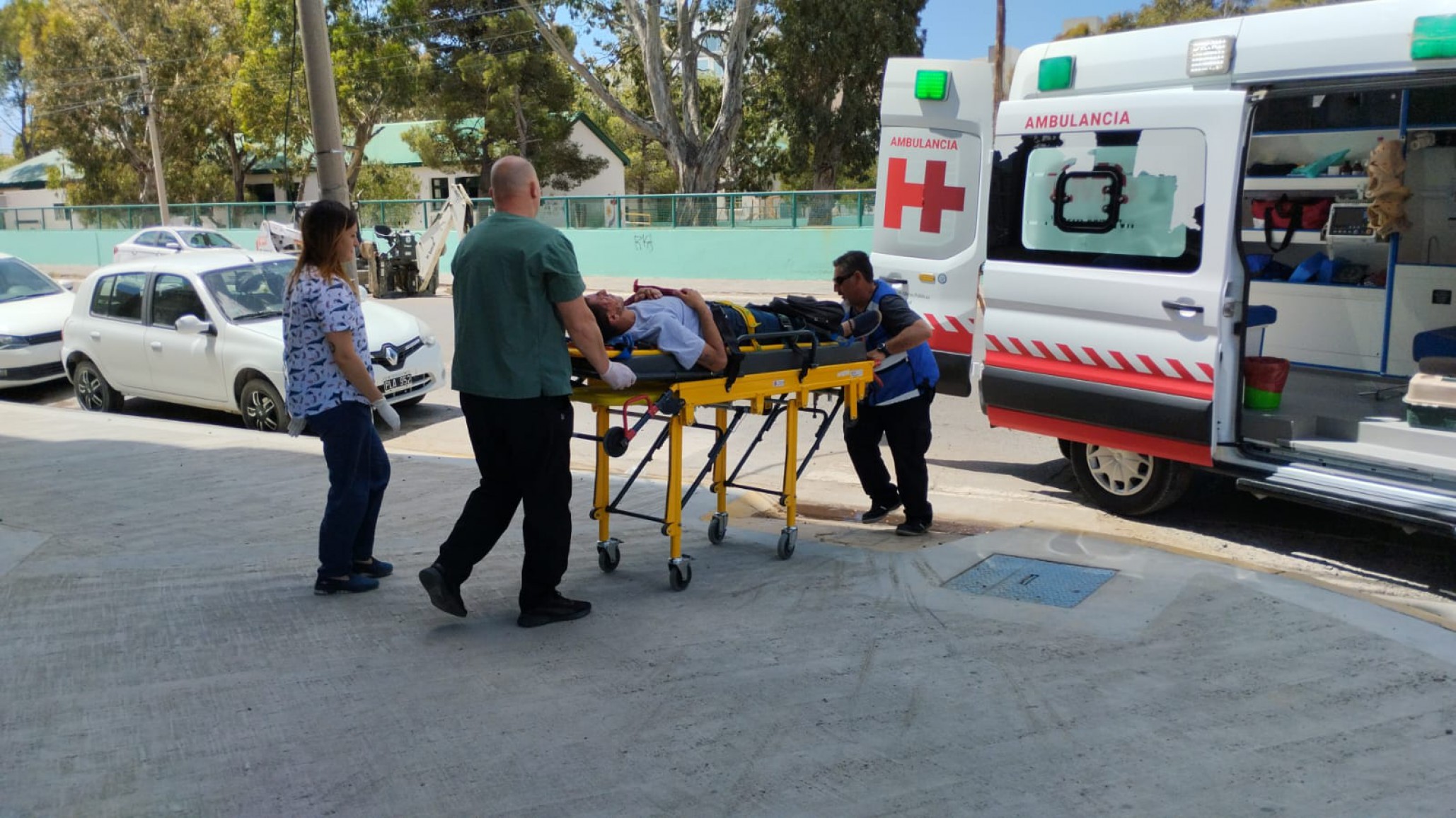 Chocaron a un peatón y tuvo que ser trasladado al hospital