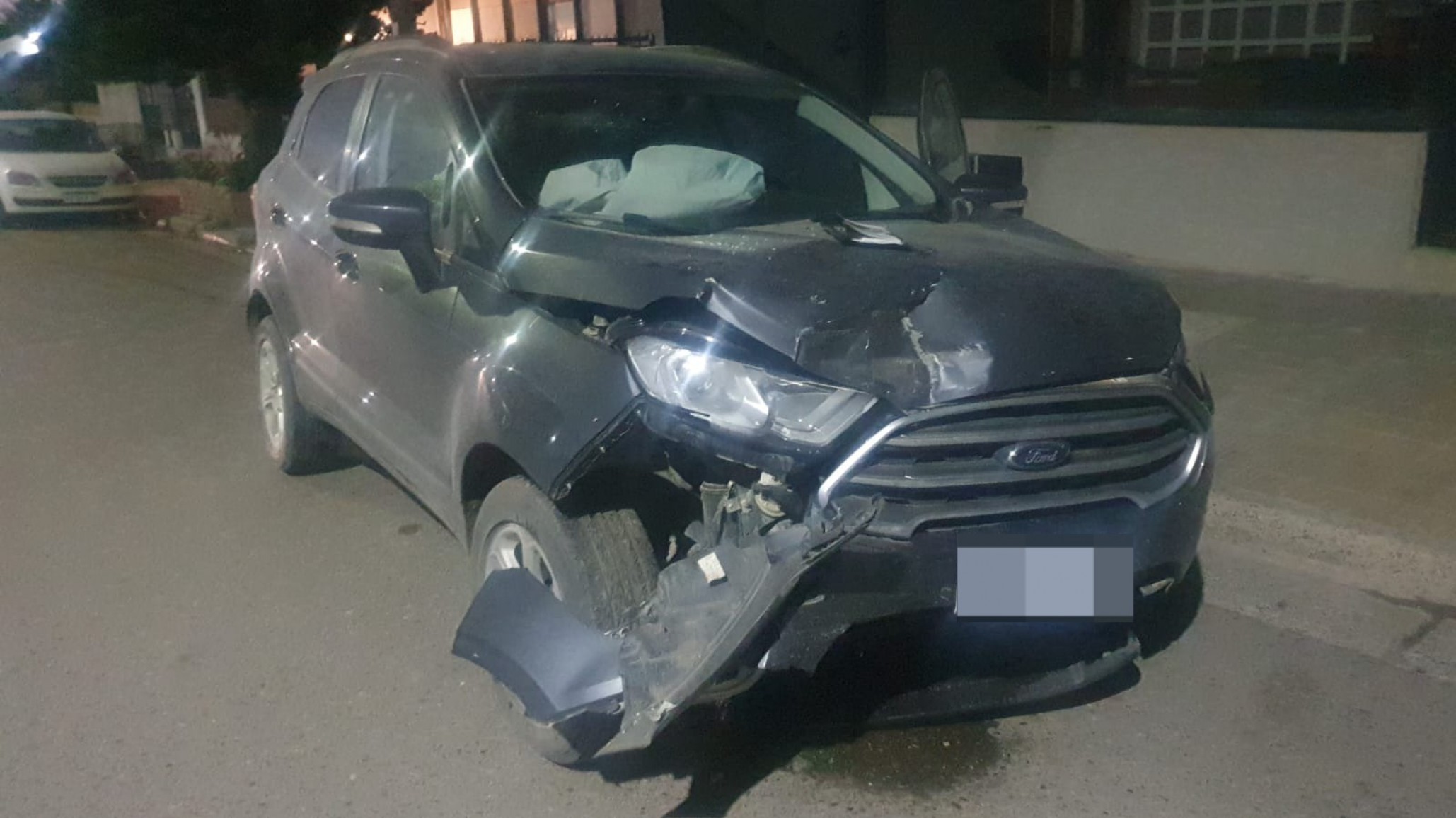 Chocó contra dos autos estacionados ¿Estaba borracho?