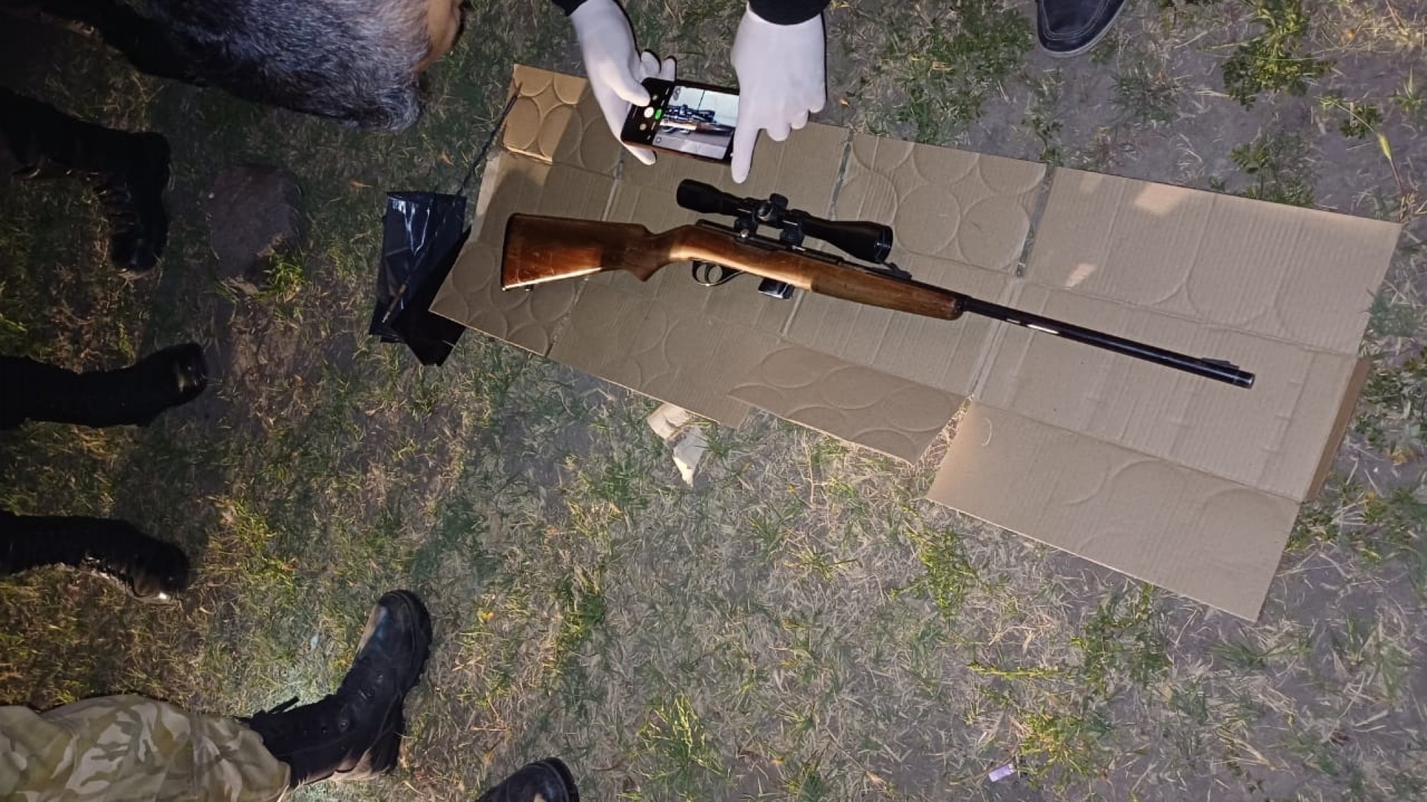Cazaba con arma ilegal, lo sorprendieron y terminó detenido