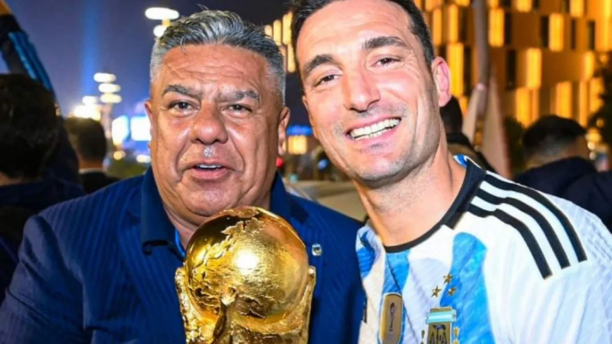 Cumbre Scaloni-Tapia: Se define hoy el futuro del entrenador