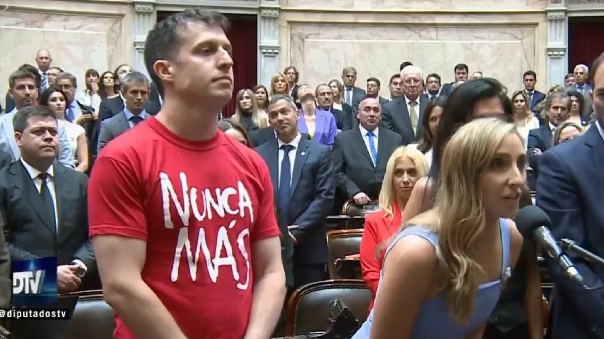 Un diputado juró "por el pueblo que va a sufrir la motosierra de Milei"