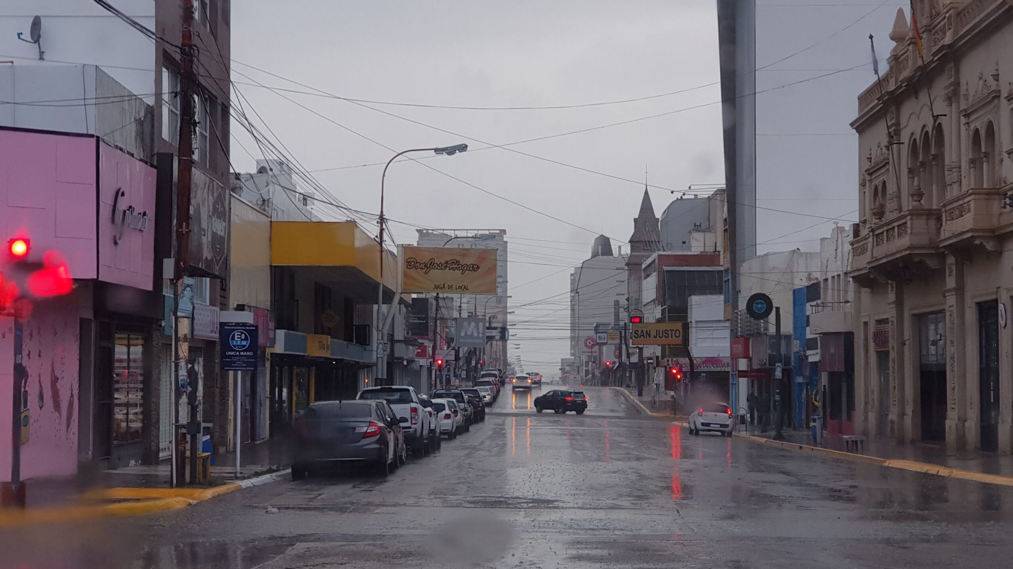 Chaparrones matinales y viento con ráfagas de hasta 50 km/h este jueves en Comodoro