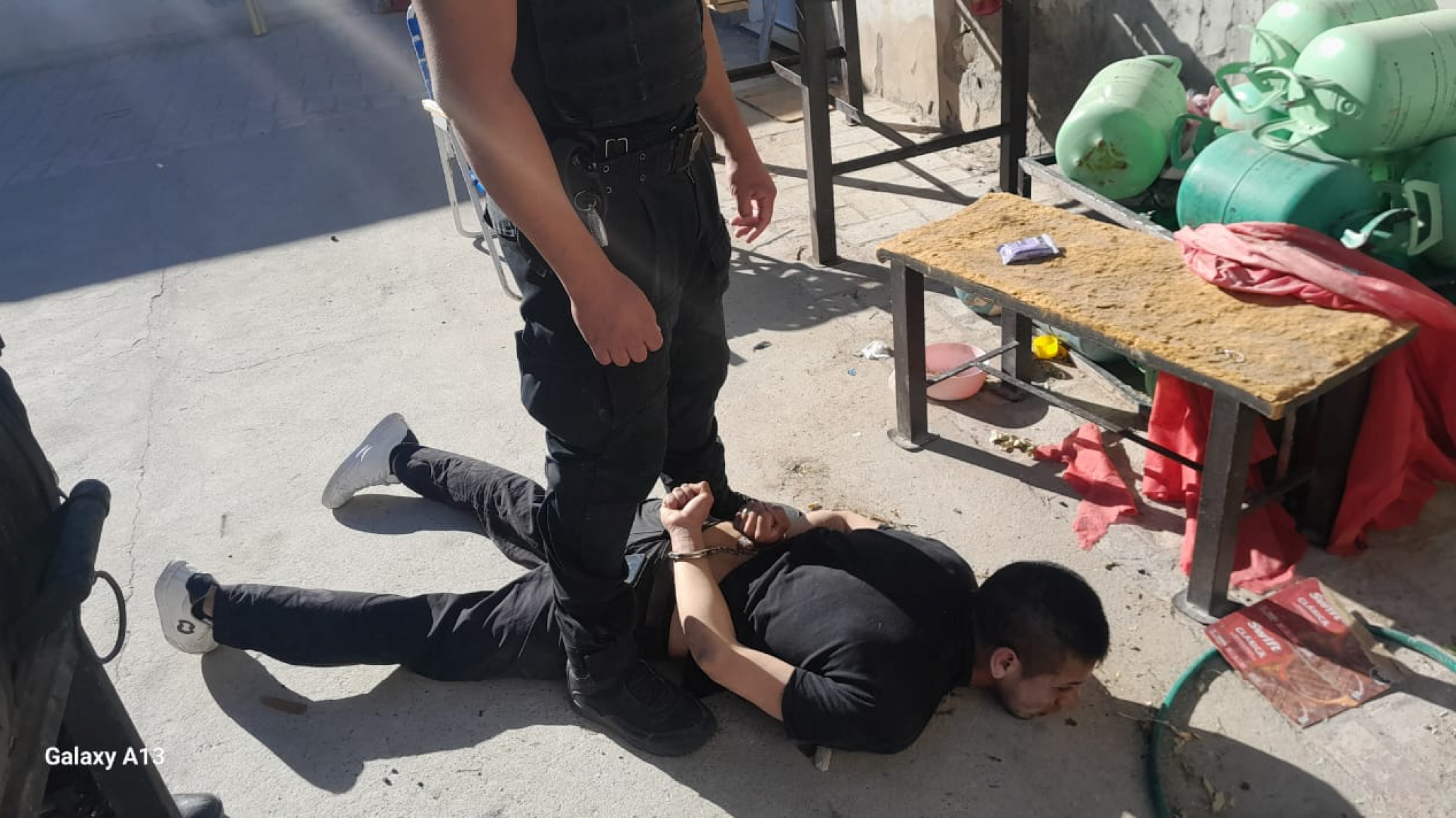 Puerto Madryn: Tres niñas se encerraron en un baño para esconderse de un ladrón