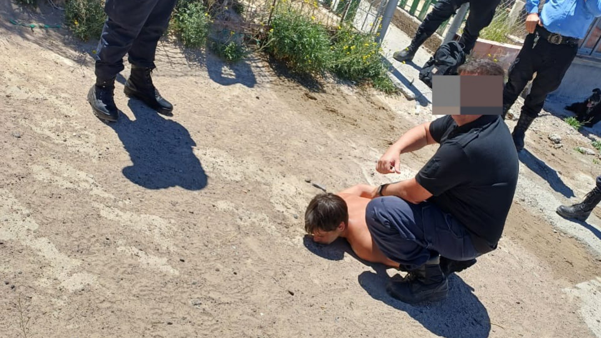 ¡Tenía dos cuchillos! Violento robo en Madryn