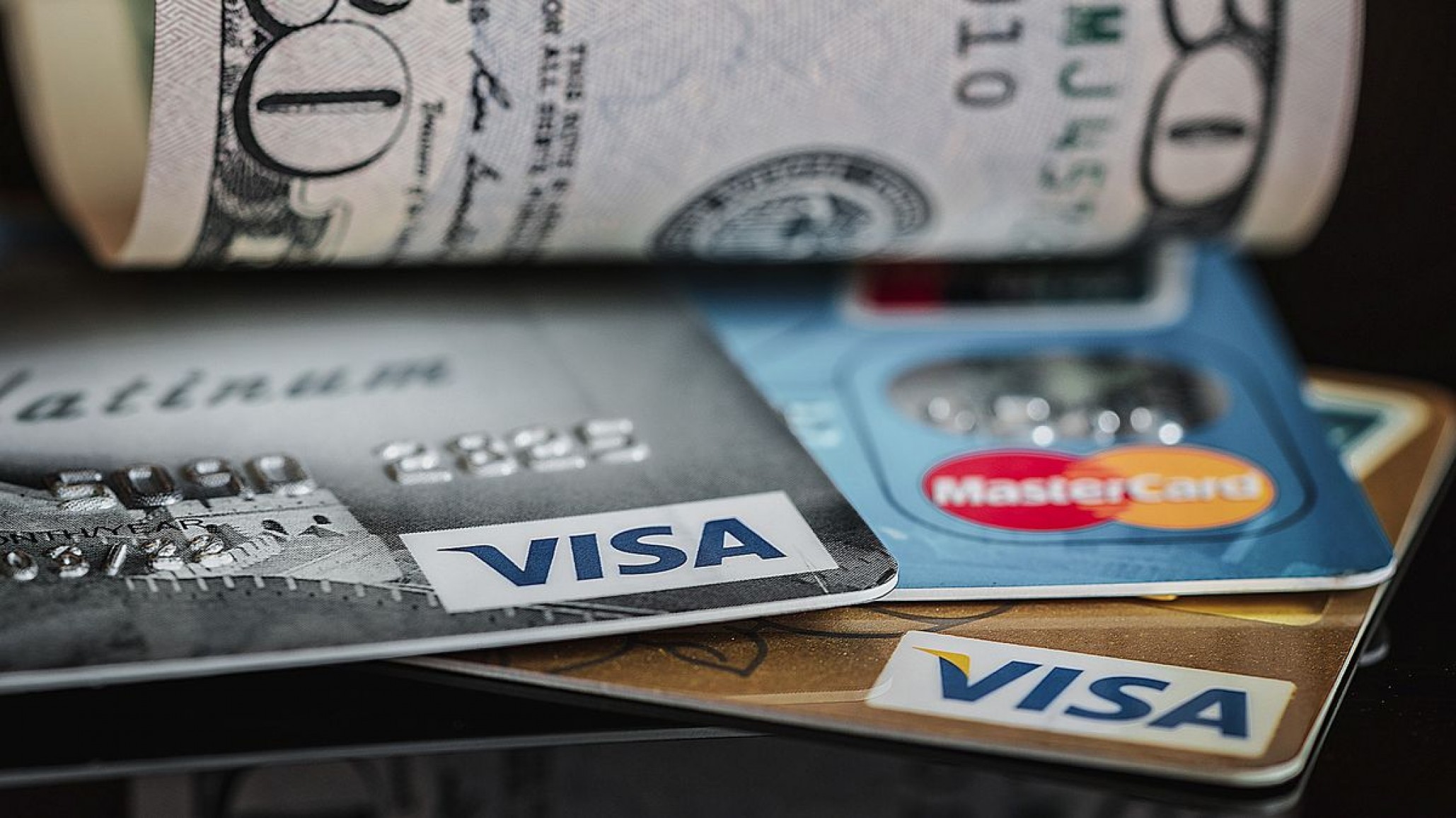 Estafadora gastó $10.000.000 en Mercado Pago con dos tarjetas robadas a una mujer