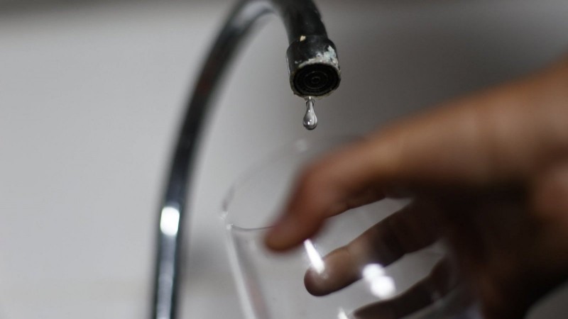 Adelantan un corte programado de agua en Zona Norte para recuperar reservas
