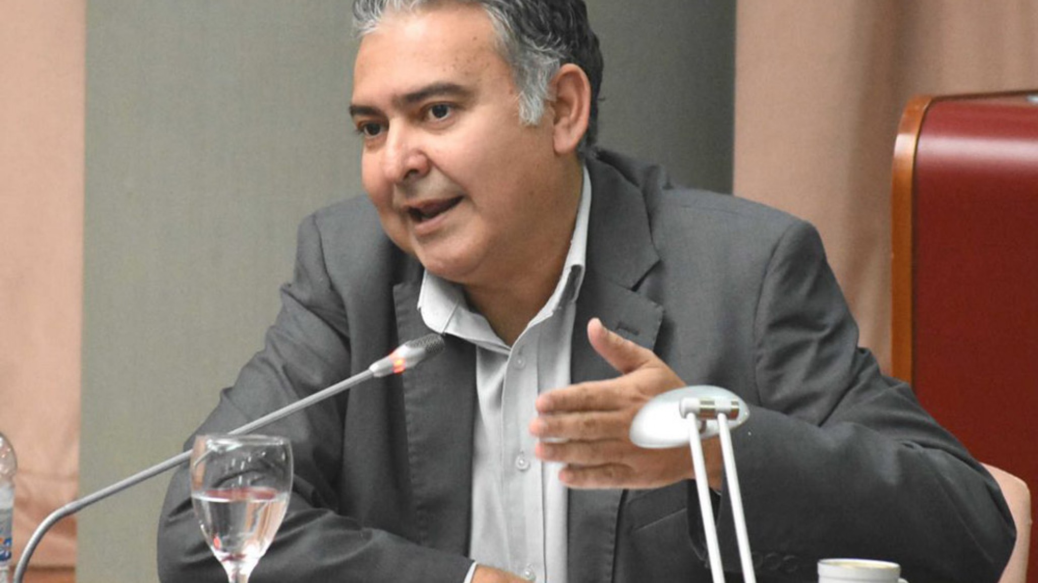 Pagliaroni críticó a Menna: "Hasta Arcioni tiene más ministros en este gobierno provincial que el radicalismo"