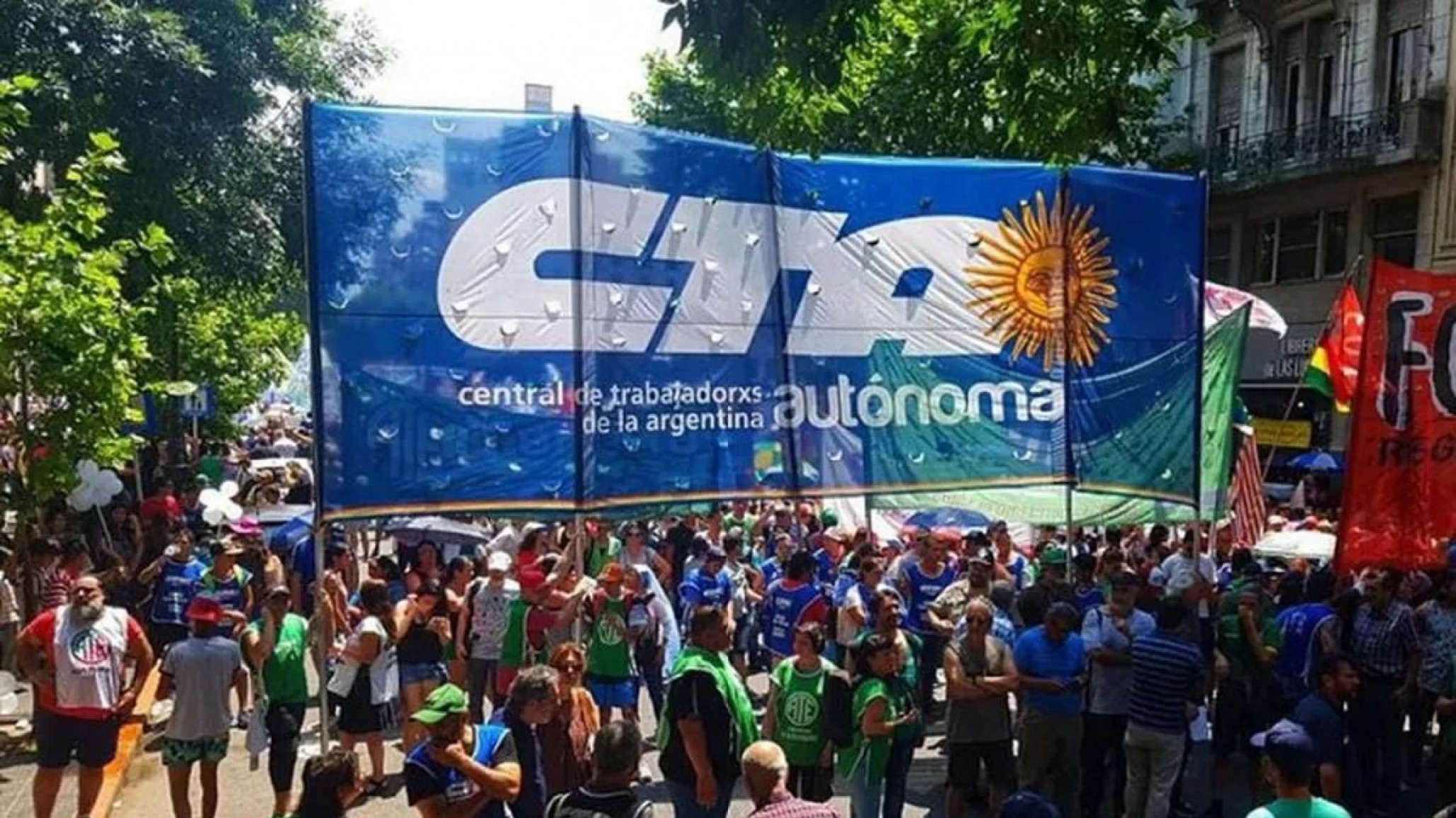 La CTA Autónoma presentan un amparo contra el DNU de Milei