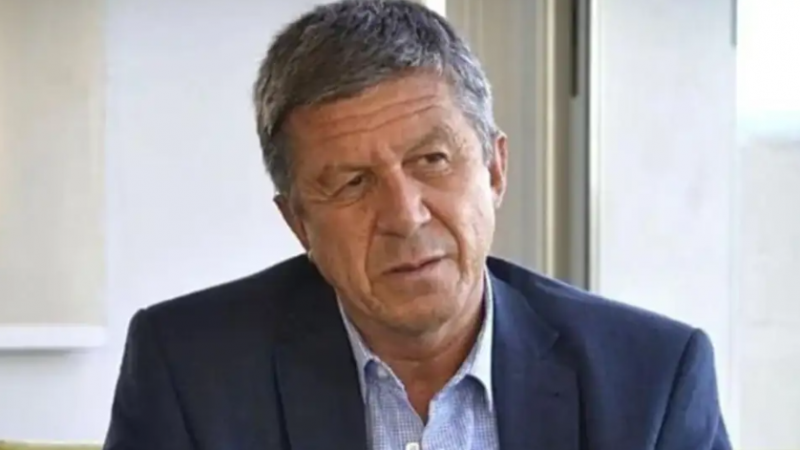 El vicegobernador Menna mostró su oposición al DNU: "La división de poderes exige que las leyes se discutan en el Congreso"