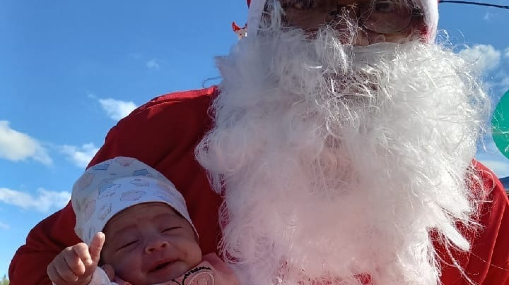 Familia comodorense lleva 6 años dando alegría en Navidad a los más pequeños