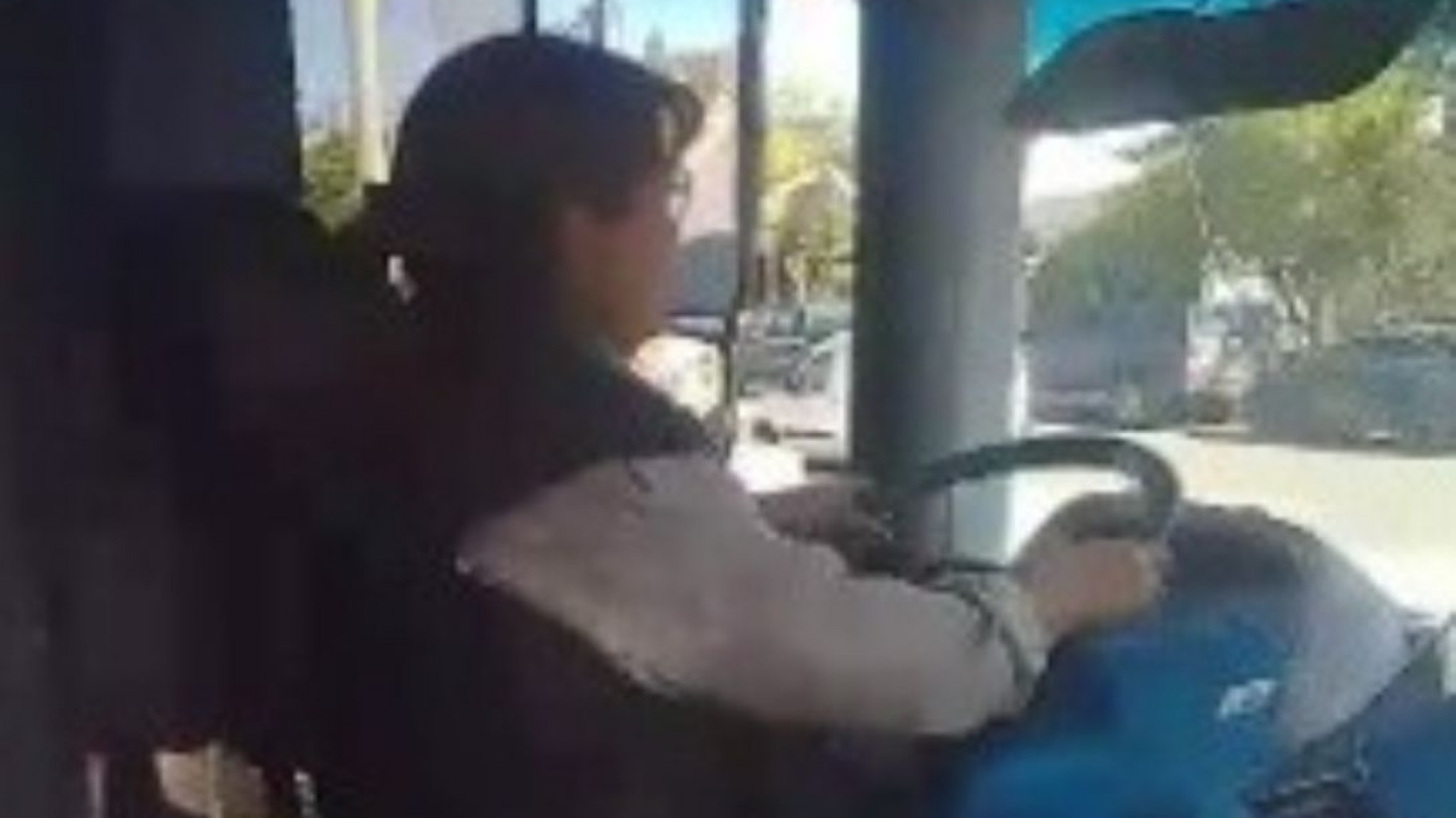 En Rada Tilly rompieron barreras: Así debutó la primera mujer chofer de colectivo urbano