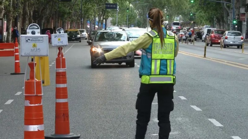 ¿Qué papeles debés tener en el auto para circular? Requisitos tras DNU de Milei