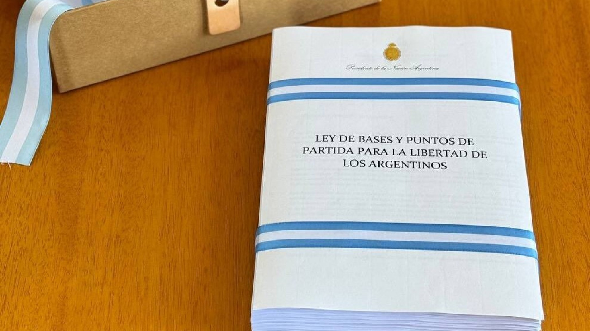 Hubo dictamen para la Ley Bases: Retiran al Banco Nación de lista de privatizaciones y repusieron impuestos al tabaco