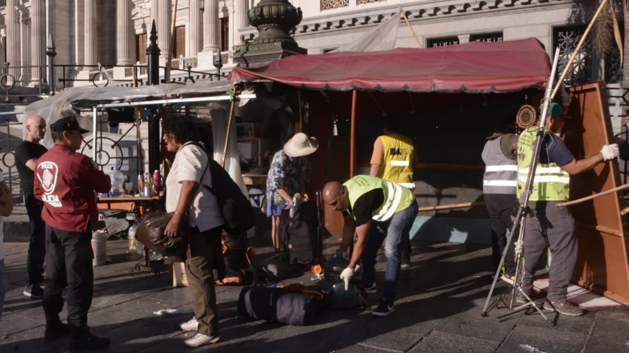 Levantaron otro acampe en la esquina del Congreso