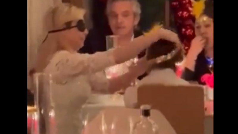 Video: La cena de $ 1.200.000 de Alberto y Fabiola en España