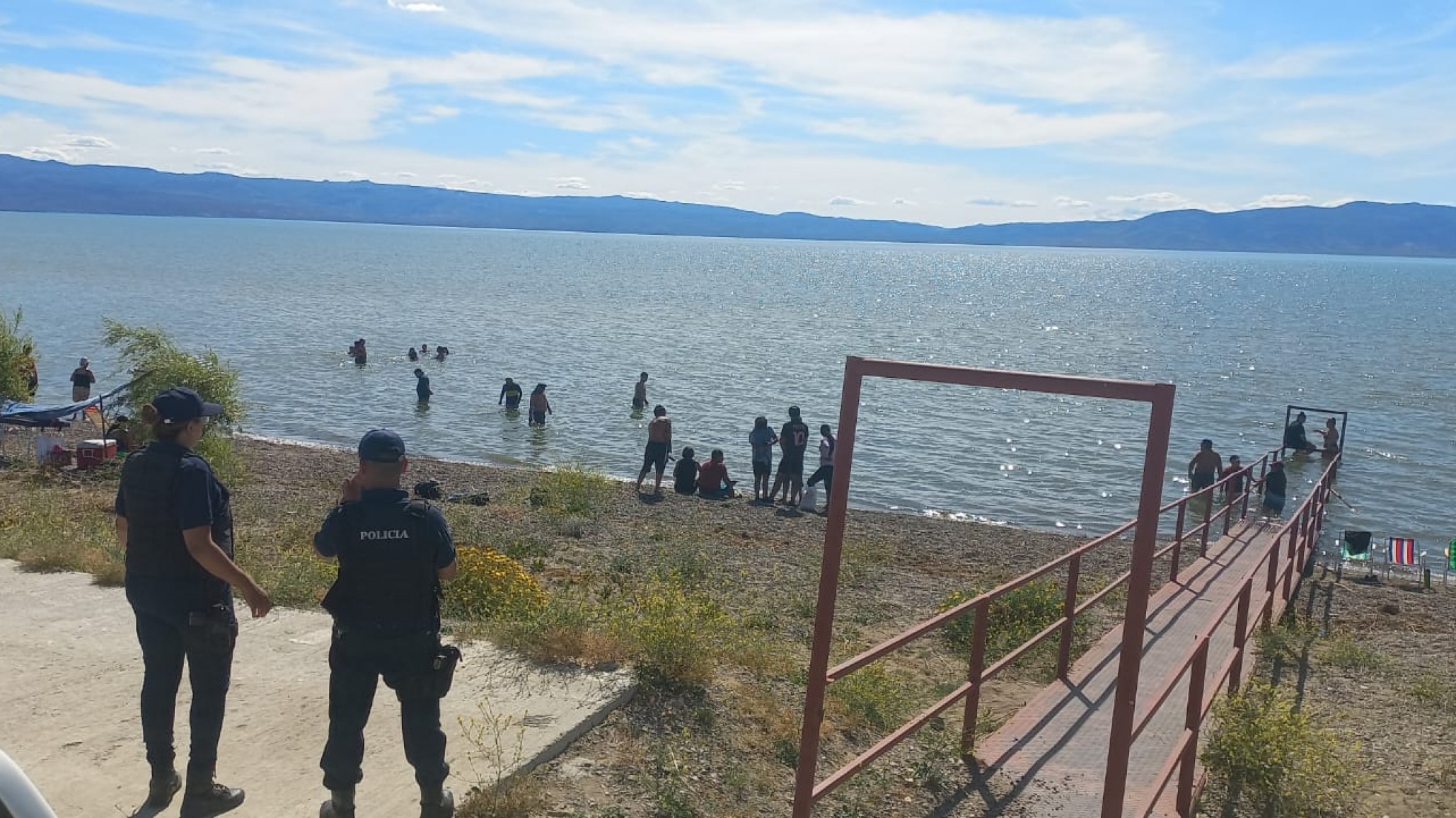 Tragedia fatal en Lago Muster: hallaron a un joven muerto